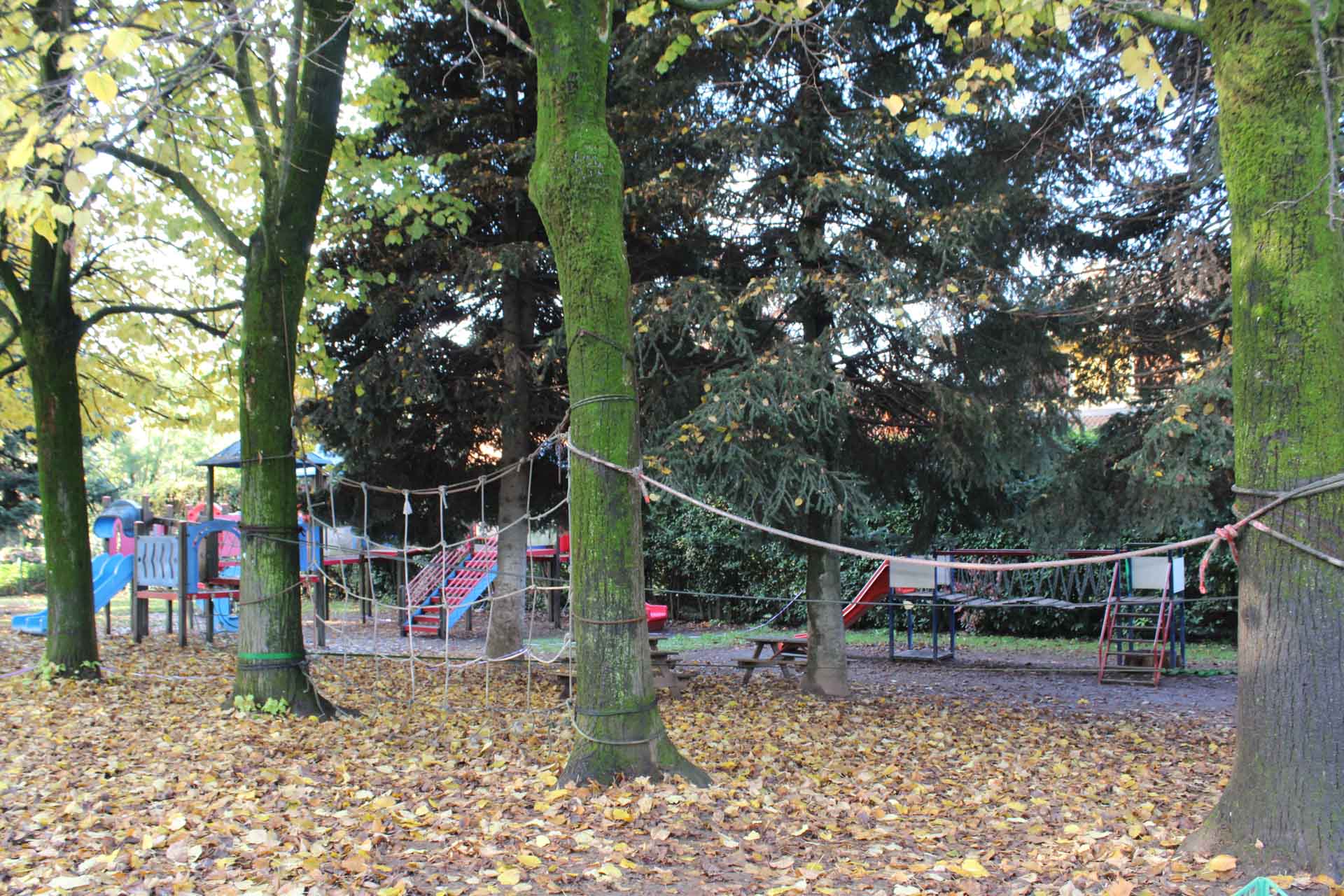 https://www.scuolainfanziachiari.it/wp-content/uploads/2016/10/Immagini-Struttura-e-Giardino-Scuola-Materna-Mazzotti-Bergomi-Chiari-Brescia-11.jpeg