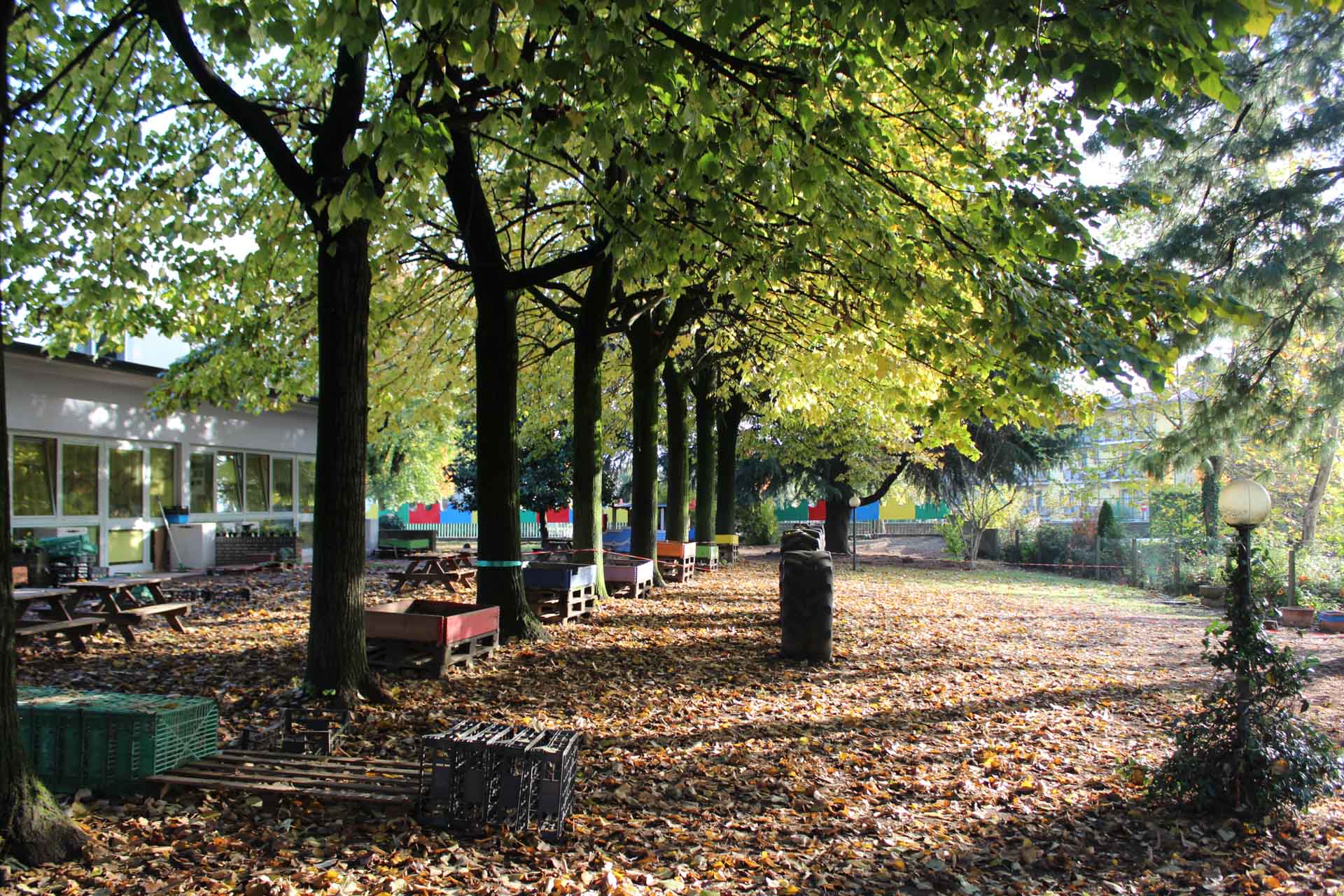 https://www.scuolainfanziachiari.it/wp-content/uploads/2016/10/Immagini-Struttura-e-Giardino-Scuola-Materna-Mazzotti-Bergomi-Chiari-Brescia-12.jpeg