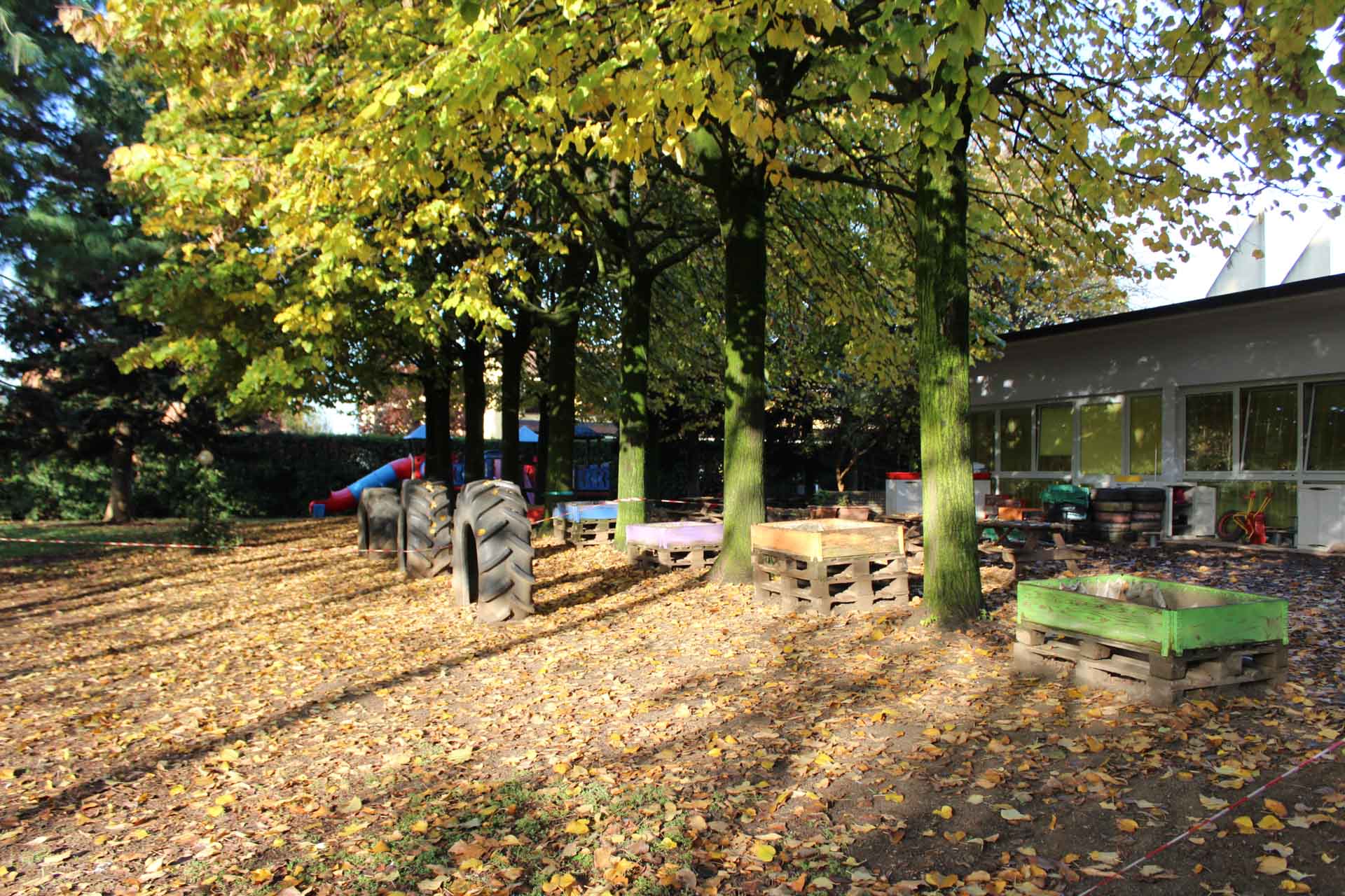 https://www.scuolainfanziachiari.it/wp-content/uploads/2016/10/Immagini-Struttura-e-Giardino-Scuola-Materna-Mazzotti-Bergomi-Chiari-Brescia-7.jpeg