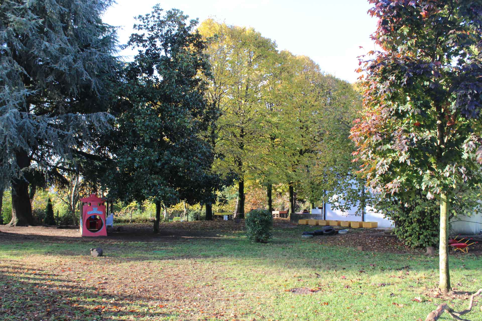 https://www.scuolainfanziachiari.it/wp-content/uploads/2016/10/Immagini-Struttura-e-Giardino-Scuola-Materna-Mazzotti-Bergomi-Chiari-Brescia-8.jpeg