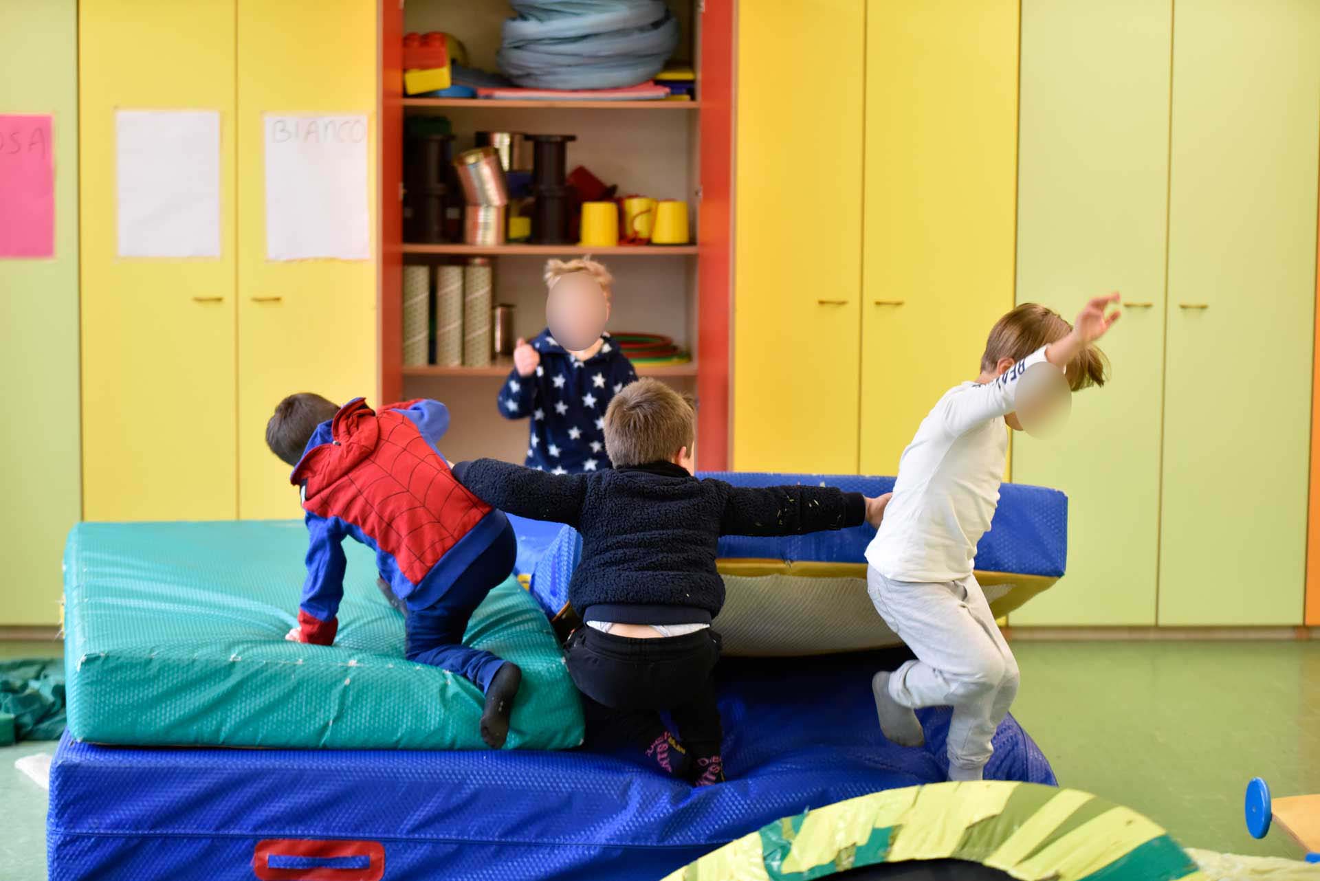 https://www.scuolainfanziachiari.it/wp-content/uploads/2023/06/Motoria-e-Pittura-Scuola-Materna-Mazzotti-Bergomi-Chiari-Brescia-10.jpeg
