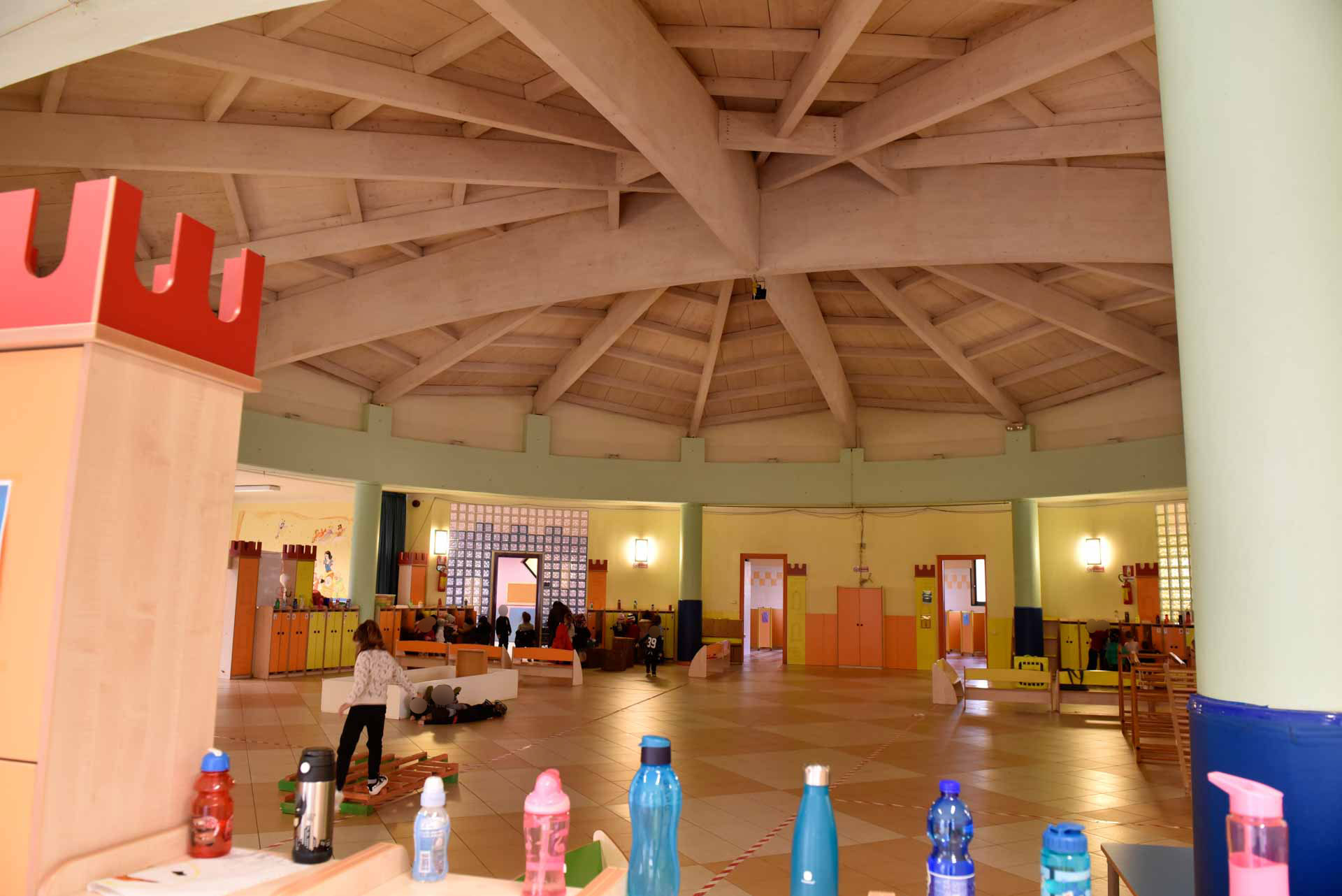 https://www.scuolainfanziachiari.it/wp-content/uploads/2023/06/Spazi-Interni-Scuola-Materna-Mazzotti-Bergomi-Chiari-Brescia-2.jpg
