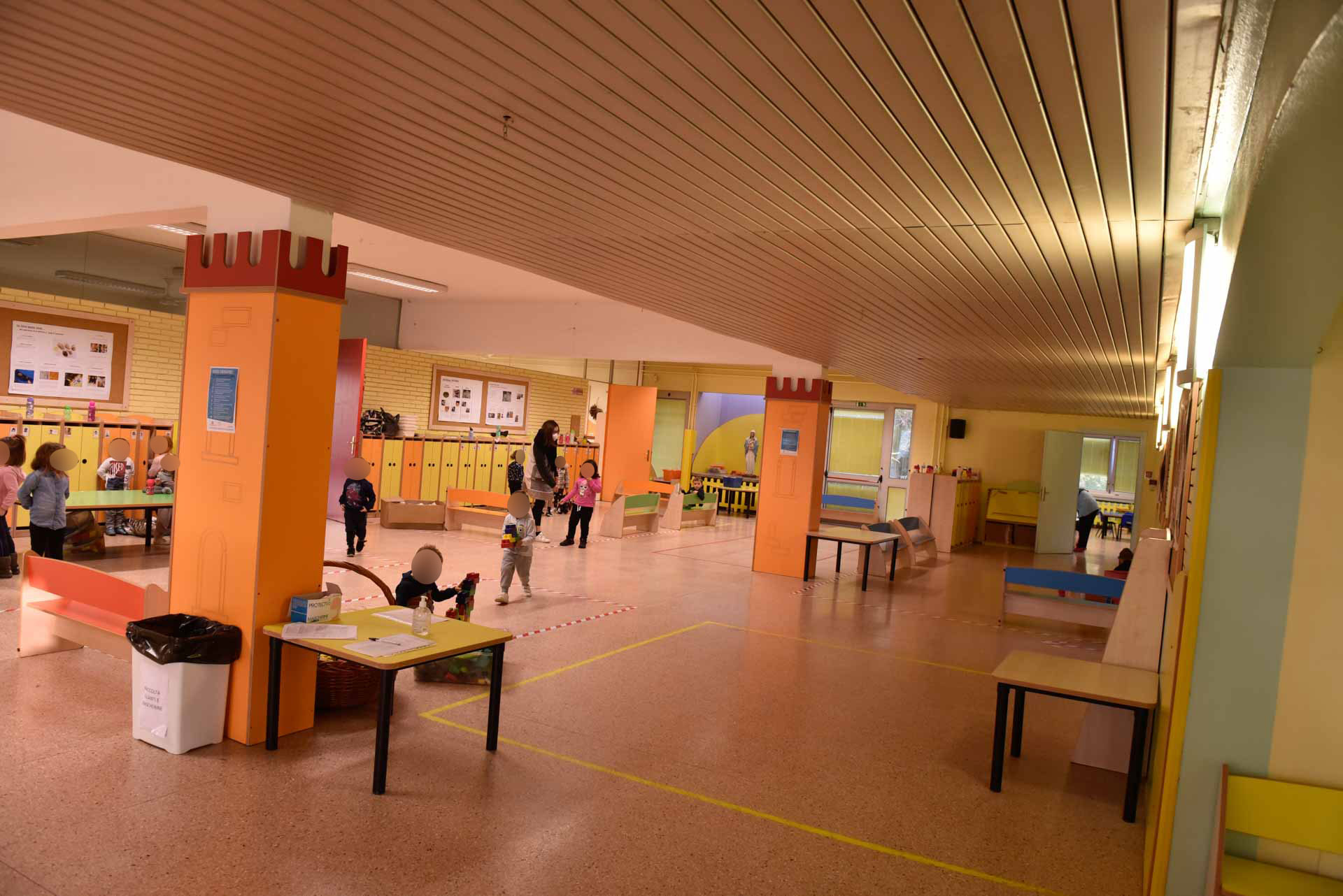 https://www.scuolainfanziachiari.it/wp-content/uploads/2023/06/Spazi-Interni-Scuola-Materna-Mazzotti-Bergomi-Chiari-Brescia-3.jpg