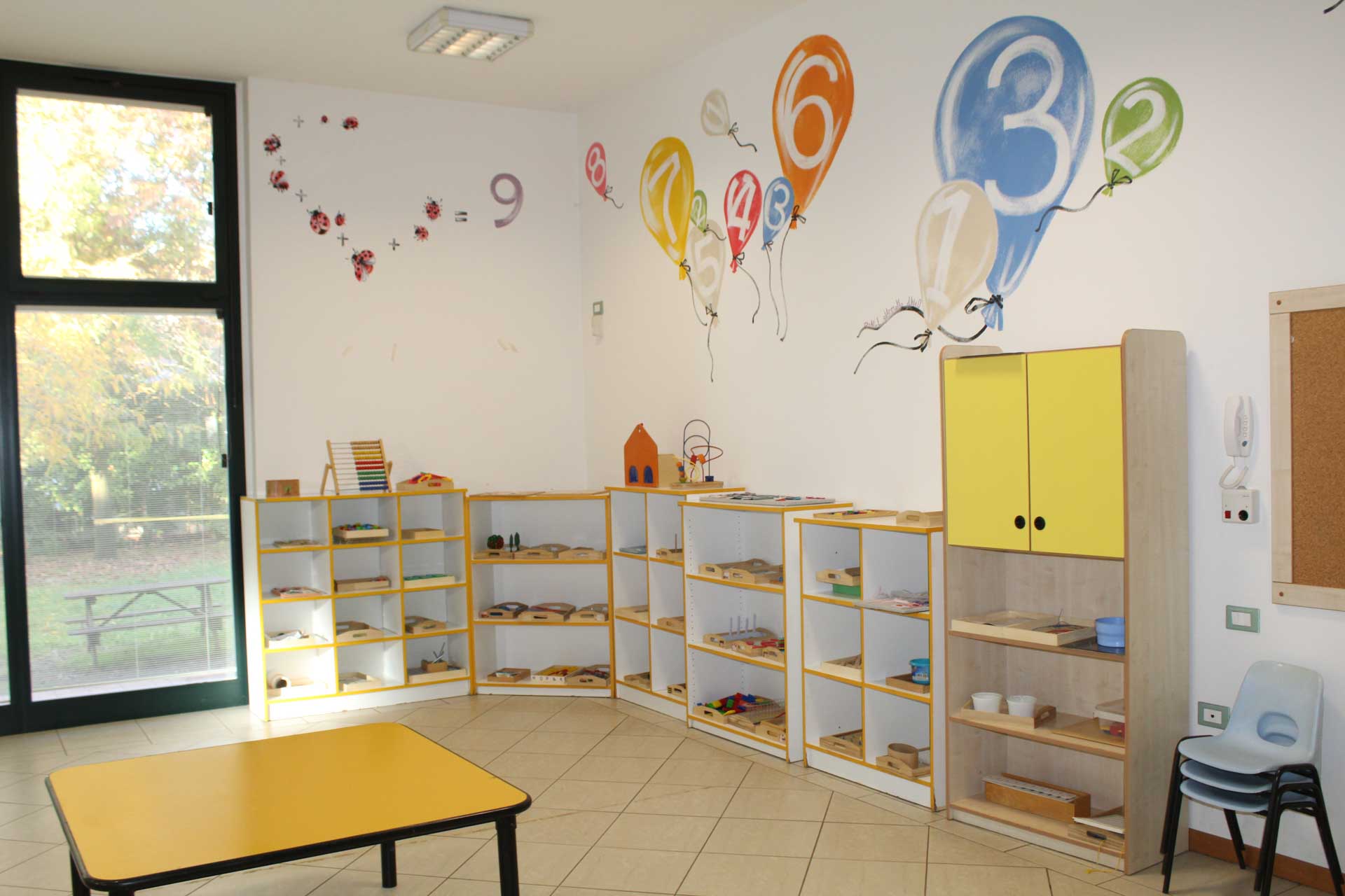 https://www.scuolainfanziachiari.it/wp-content/uploads/2023/06/Spazi-Interni-Scuola-Materna-Mazzotti-Bergomi-Chiari-Brescia-6.jpeg