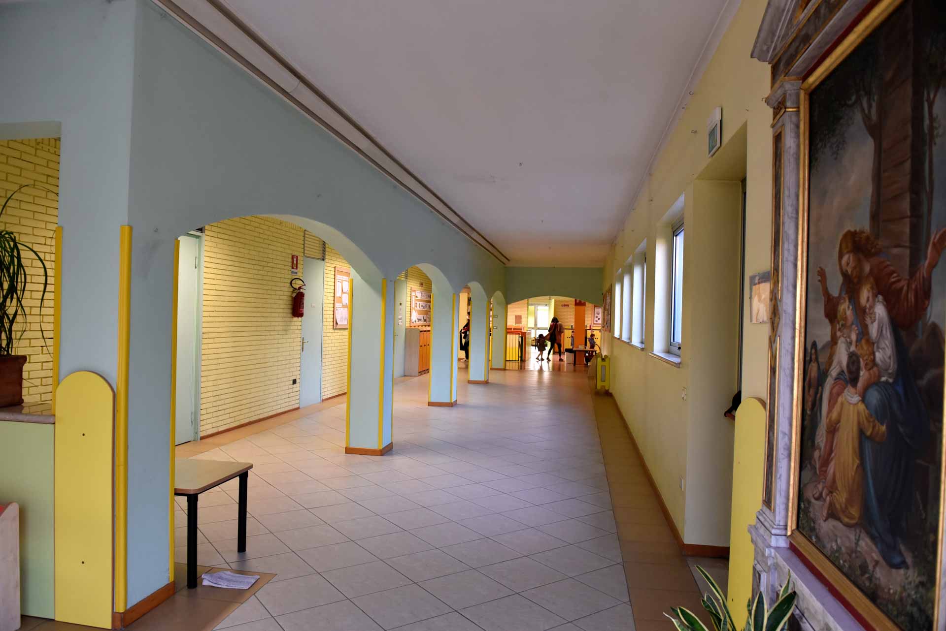 https://www.scuolainfanziachiari.it/wp-content/uploads/2023/06/Spazi-Interni-Scuola-Materna-Mazzotti-Bergomi-Chiari-Brescia-9.jpeg